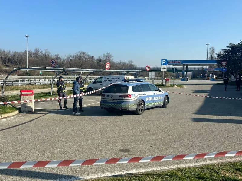 IVREA-SANTHIA' - Poliziotto spara per difendersi dalle martellate: ora è indagato per lesioni