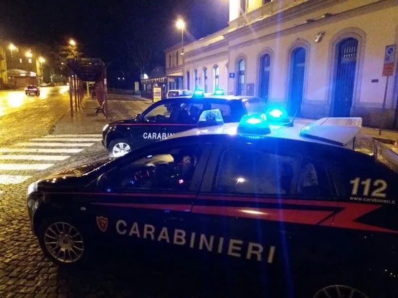 IVREA - Rapinato a bastonate in corso Nigra, tre giovani arrestati dai carabinieri: uno è minorenne