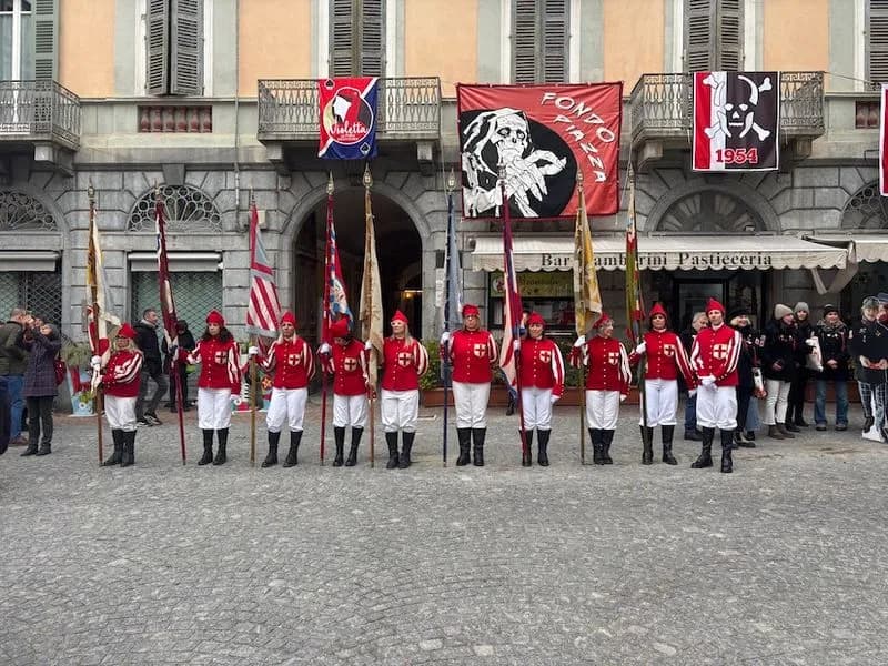 IVREA - Carnevale, terzultima domenica: grande partecipazione nonostante il freddo - FOTO