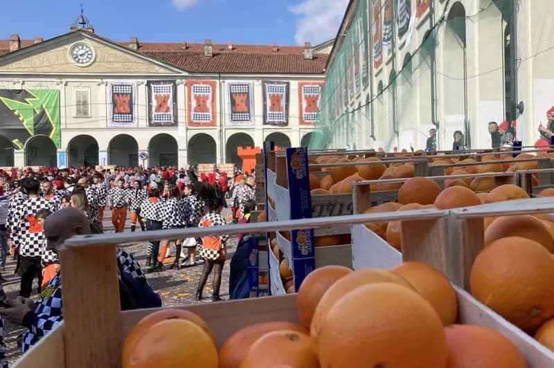 IVREA - Lo Storico Carnevale spiegato ai non eporediesi... da Violetta alla battaglia delle arance - FOTO e VIDEO