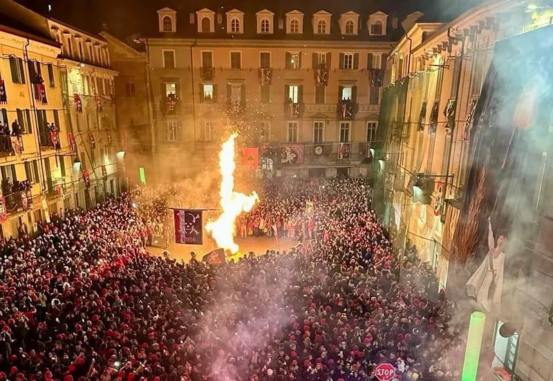 CARNEVALE IVREA - La festa è finita, lunga vita al carnevale