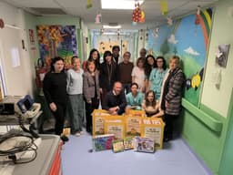 CANAVESE - I giocattoli raccolti nelle scuole donati ai reparti di pediatria degli ospedali di Ivrea, Chivasso e Ciriè