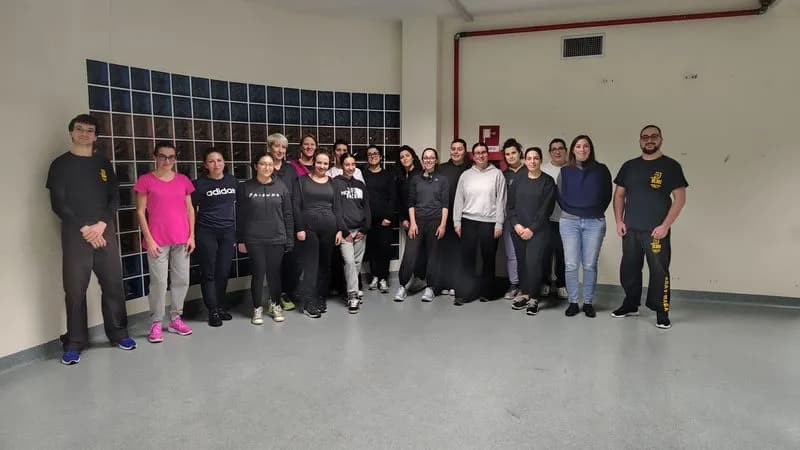 LEINI - E' iniziato il corso di difesa personale e anti aggressione femminile gratuito «Donne in difesa»