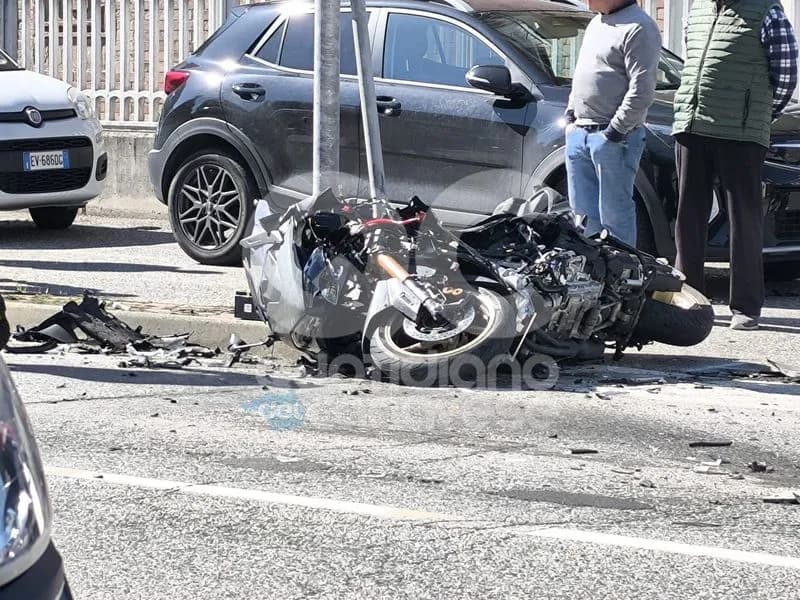 LEINI - Padre e figlia di Barbania feriti nello scontro tra un'auto e uno scooter: sono fuori pericolo - FOTO e VIDEO