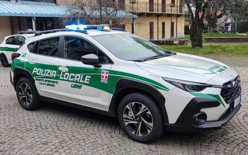 LEINI' - Dopo i lavori a Caselle abbandonano i rifiuti edili dietro al cimitero: due trentenni multati dalla polizia locale