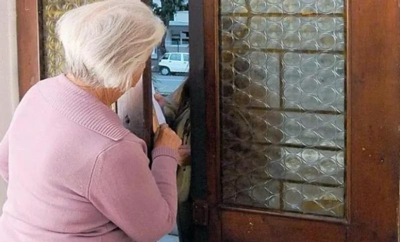 LEINI' - Si fingono tecnici del gas o agenti della municipale per truffare le persone: raffica di segnalazioni