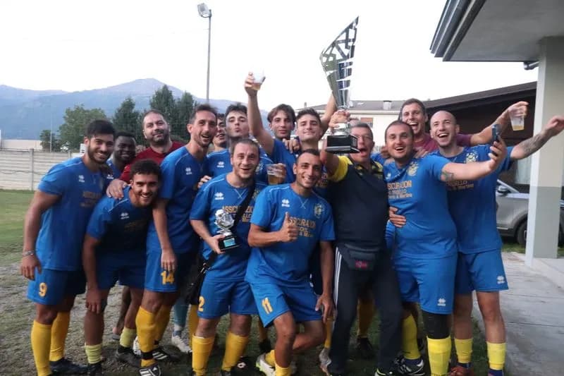 LESSOLO - Il Montalenghe Calcio alza al cielo la Super CoppAca
