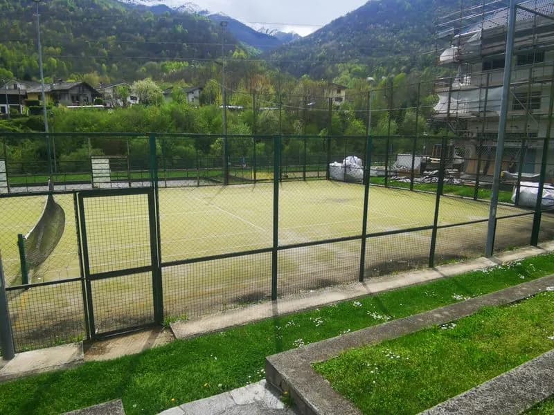 LOCANA - Il campo da tennis si rifà il look e sarà coperto
