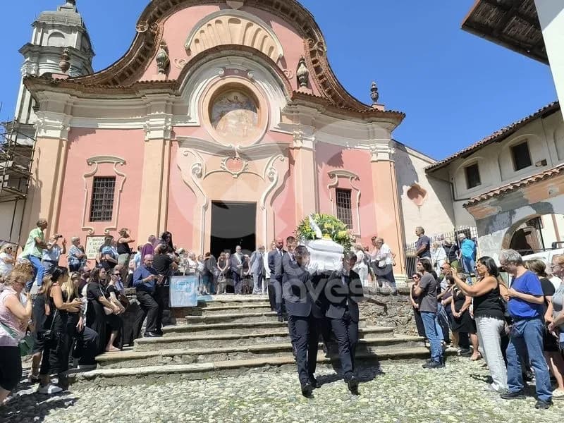 MAZZE' - Lacrime e commozione per l'addio a Jacopo, morto a soli 33 anni per mano di uno sconosciuto - FOTO e VIDEO