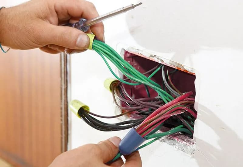 MONTALENGHE - Sovratensione, saltano gli elettrodomestici: il Comune fa la conta dei danni