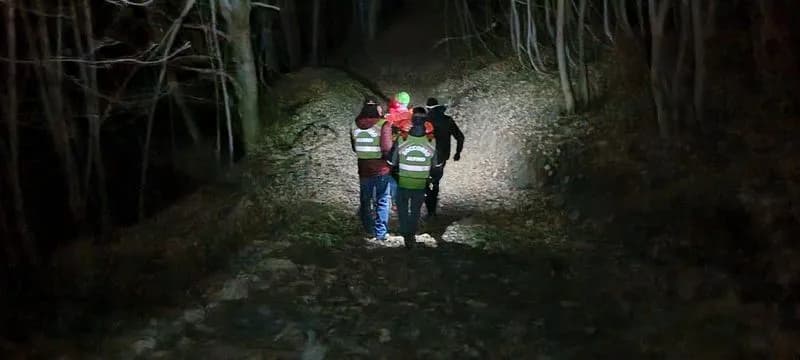 NOASCA - Cade sul sentiero che scende dalla Casa di Caccia del Gran Piano, escursionista recuperata dal soccorso alpino