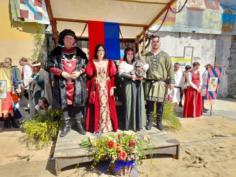 OGLIANICO - Inizio con il botto per le Idi di Maggio: presentati il Console e i personaggi storici - FOTO e VIDEO