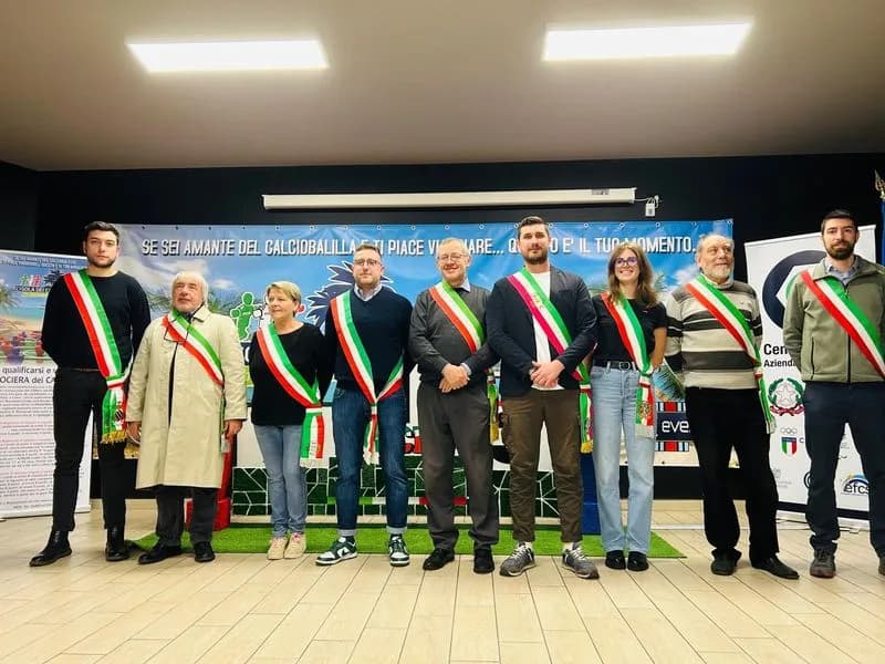 OZEGNA - Si è concluso il primo torneo dei sindaci di calcio balilla: ecco chi ha vinto - FOTO