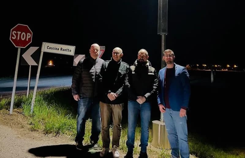 OZEGNA - Installato il primo palo solare autonomo