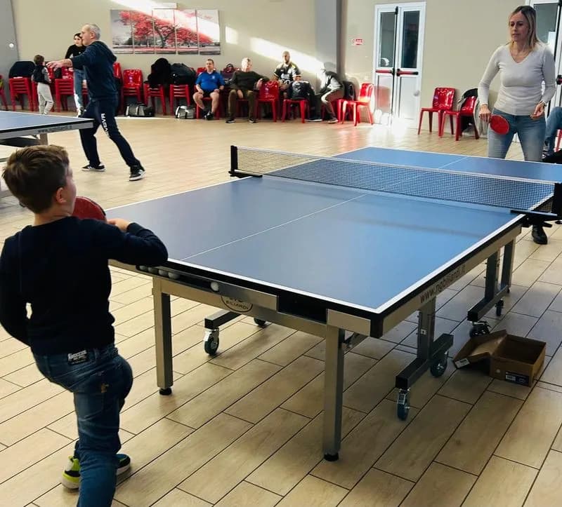 OZEGNA - Al palazzetto dello sport è andato in scena il primo torneo di ping-pong - FOTO