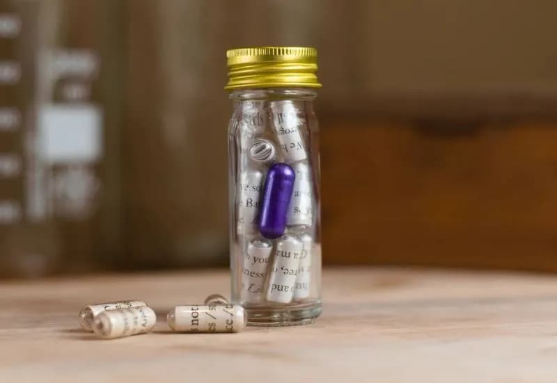 CULTURA - A Londra, è nata una farmacia che prescrive poesie