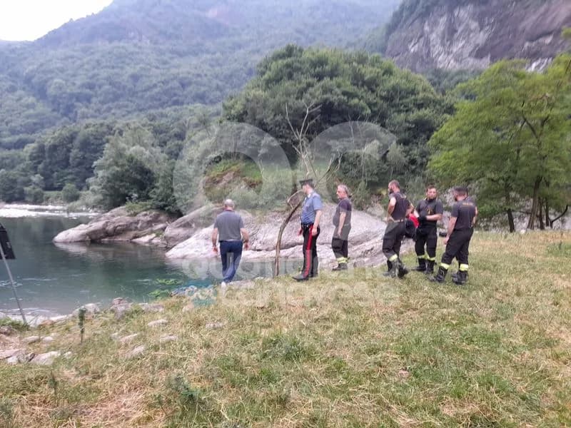 RAGAZZO MUORE NELL'ORCO - La tragedia a Pont Canavese, inutili tutti i soccorsi: era del 2007