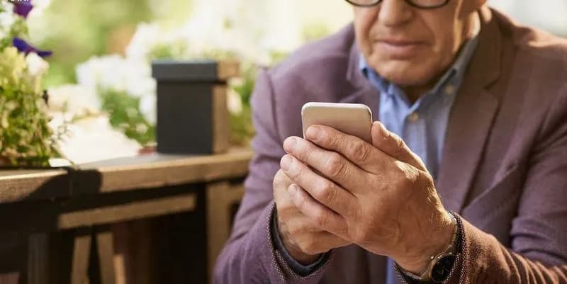 PONT CANAVESE - «Suo nipote ha avuto un incidente, venga subito in caserma»: ma è una truffa
