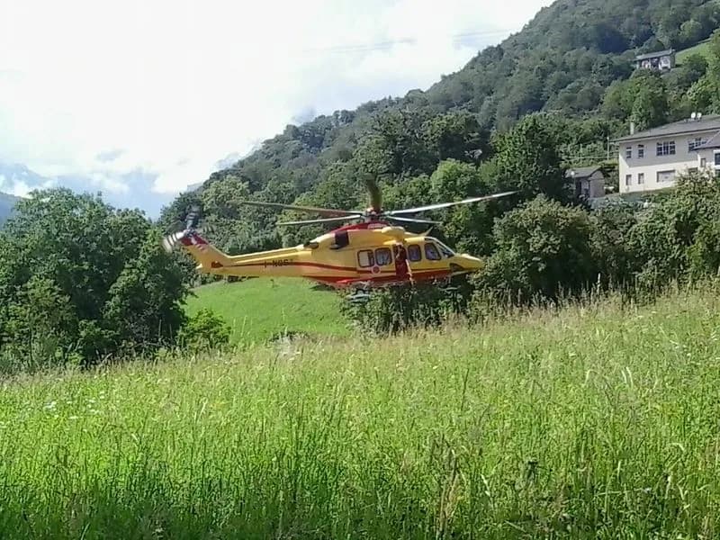 PRASCORSANO - 33enne precipita con il parapendio: trasportata in gravi condizioni al Cto