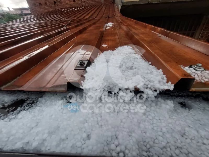 PRASCORSANO - Ancora un temporale con grandine - FOTO