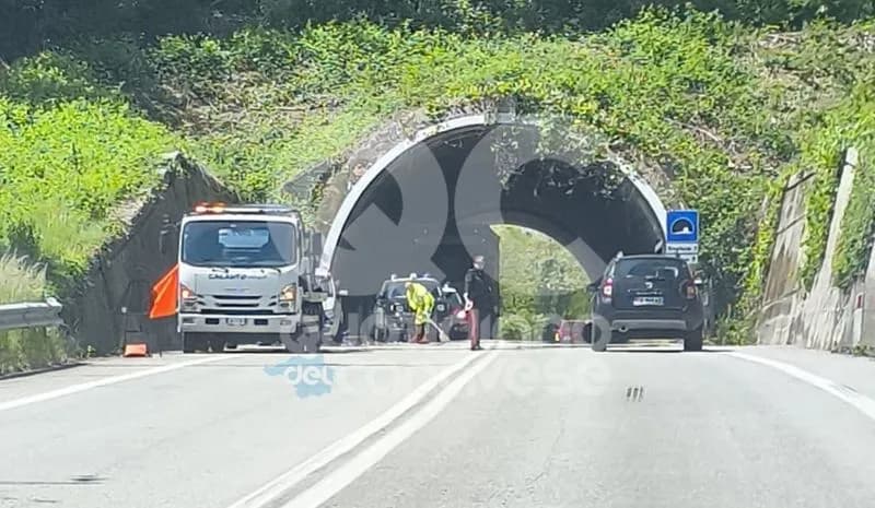 DOPPIO INCIDENTE SULLA PEDEMONTANA - Quattro mezzi coinvolti tra le gallerie di Quagliuzzo, traffico in tilt - FOTO