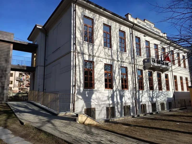 QUINCINETTO - Finiti i lavori: scuola più sicura e nuovi spazi per i bimbi