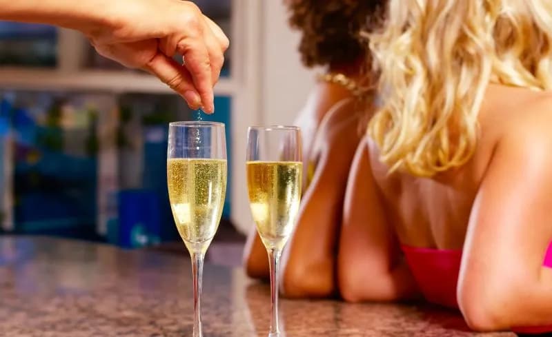 SICUREZZA – Il bastoncino che rivela la droga dello stupro