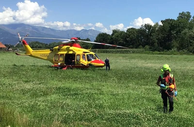 RIVARA - Perde il controllo della moto e si schianta contro un palo: elitrasportato in ospedale motociclista di Oglianico