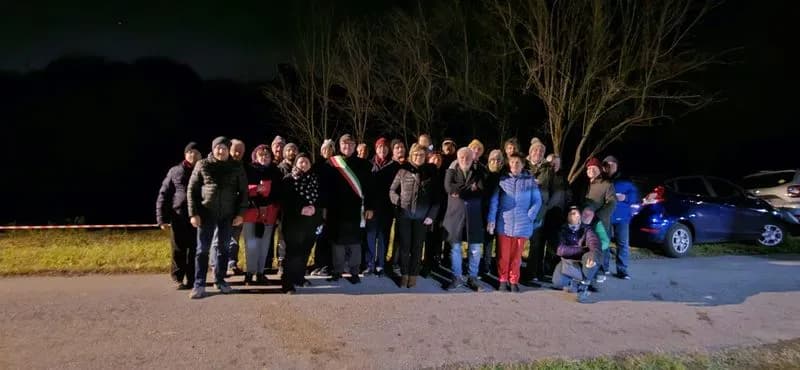 RIVARA - Crosaroglio accende la magia del Natale con il suo presepe