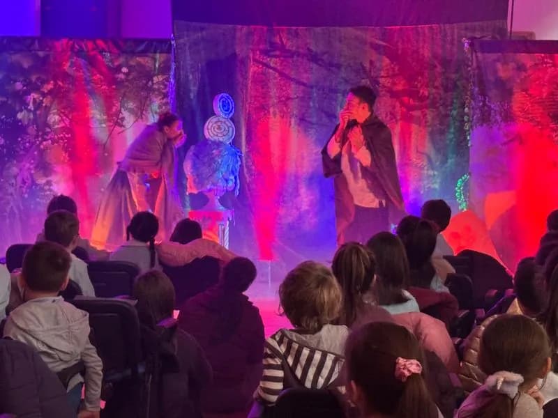 RIVARA - Grande successo per lo spettacolo di Hansel e Gretel alle Serre