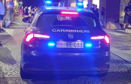 RIVAROLO CANAVESE - Donna malmenata da un gruppo di ragazzi in pieno centro storico