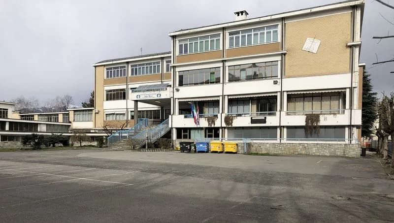 RIVAROLO CANAVESE - Eric Gobetti al Moro, risponde la dirigente scolastica