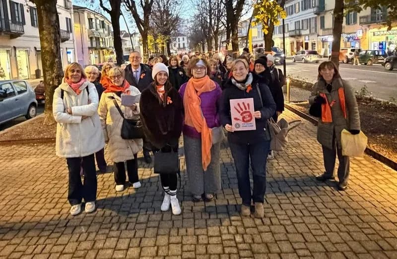 RIVAROLO CANAVESE - «Orange the world», istituzioni e Inner Wheel contro la violenza sulle donne - FOTO