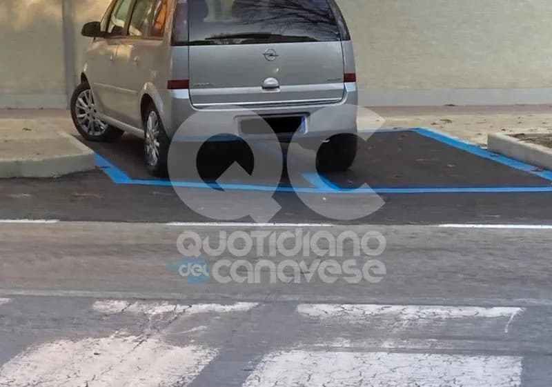 RIVAROLO CANAVESE - Qualcosa è andato storto con i nuovi parcheggi a pagamento di corso Italia...
