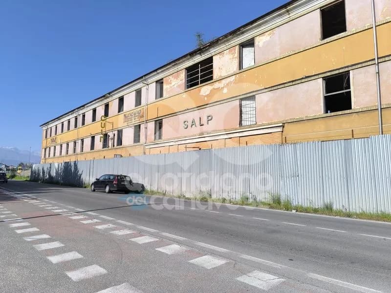 RIVAROLO CANAVESE - Un supermercato al posto della Salp, da lunedì si demolisce quel che resta della fabbrica