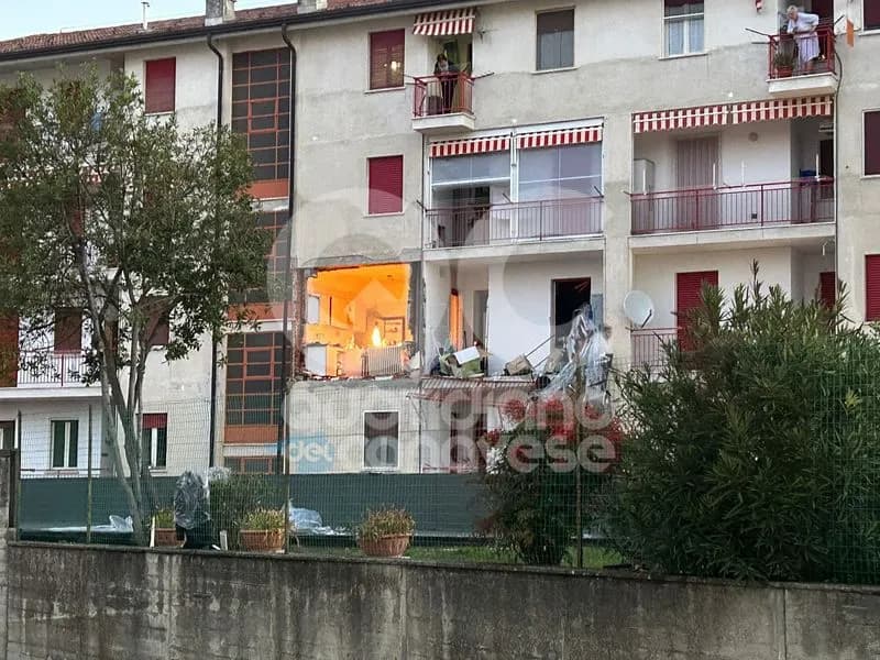 RIVAROLO CANAVESE - Paura in via Farina: esplosione sventra un appartamento - FOTO e VIDEO