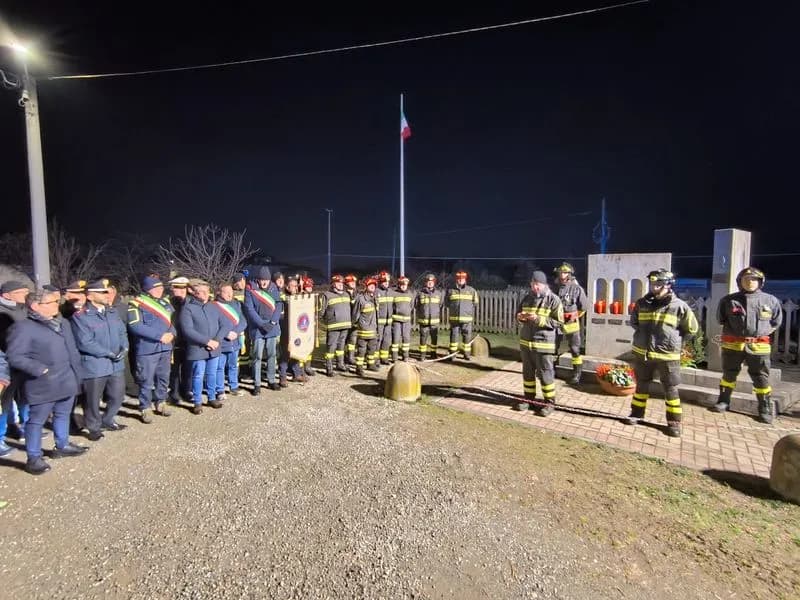 RIVAROLO CANAVESE - Il ricordo dei vigili del fuoco morti al passaggio a livello è indelebile - FOTO e VIDEO
