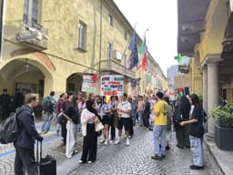 RIVAROLO CANAVESE - Il corteo «Per un futuro senza guerre» ha attraversato il centro storico della città - FOTO e VIDEO