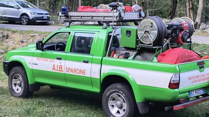 RONCO CANAVESE - Bruciano i boschi del Parco del Gran Paradiso: intervento di pompieri e Aib - FOTO