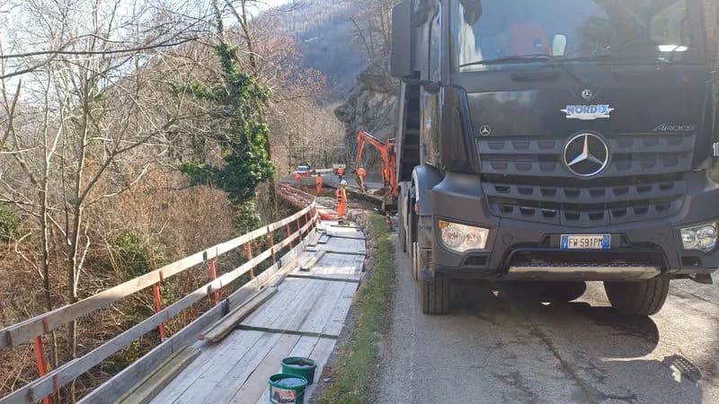 VALLE SOANA - Strada provinciale 47 più sicura: nuove barriere laterali e lavori di manutenzione finiti - FOTO
