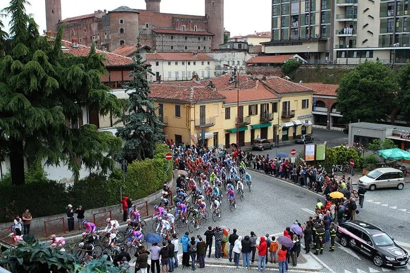 GIRO D'ITALIA IN CANAVESE - Oggi la tappa decisiva passa qui, ecco le strade chiuse Comune per Comune