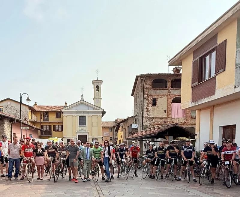 SALASSA - «La Canavesana d'epoca» regala emozioni: oltre 200 ciclisti al via - FOTO