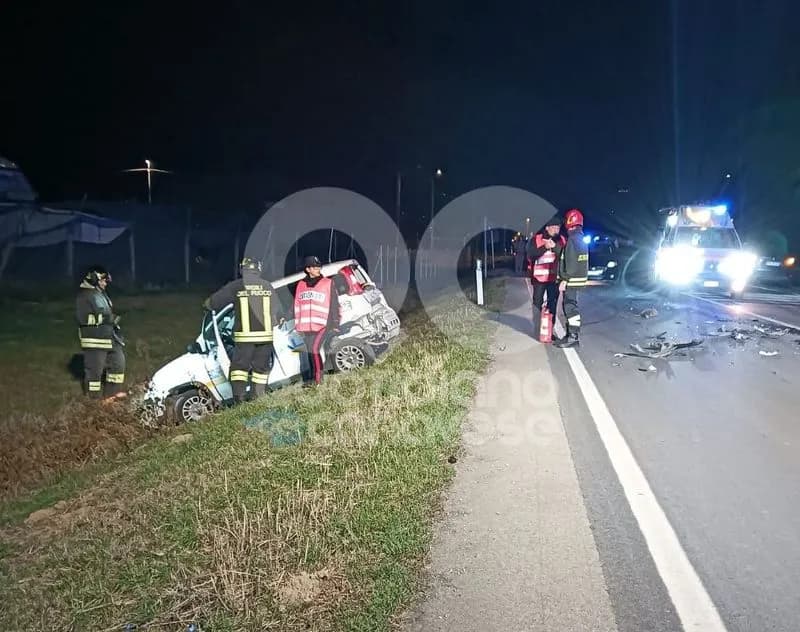 TERRIBILE INCIDENTE SULLA 460 - Investe una volpe, scende per soccorrerla e viene travolto da un'altra auto: è grave al Cto - FOTO e VIDEO