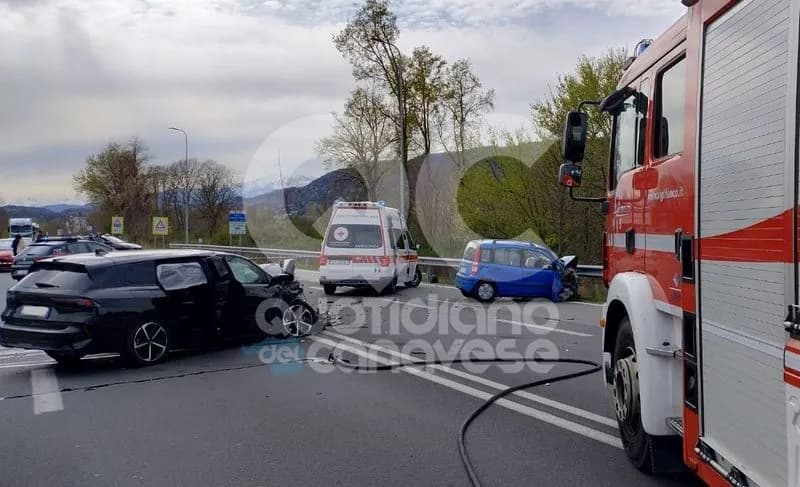 INCIDENTE MORTALE SULLA PEDEMONTANA - Scontro alle porte di Ivrea: morta una donna - FOTO e VIDEO
