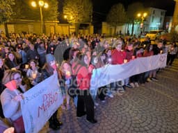 BOSCONERO-SAN BENIGNO - Centinaia di persone per la fiaccolata a sostegno di don Mario Viano - FOTO e VIDEO