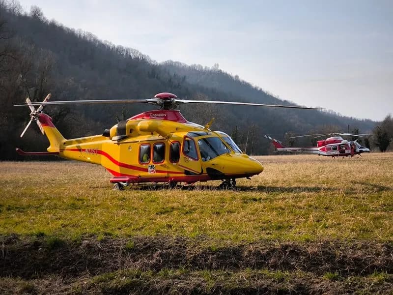 SAN BENIGNO CANAVESE - Auto giù nella scarpata a Lauriano, 89enne ferito elitrasportato al Cto