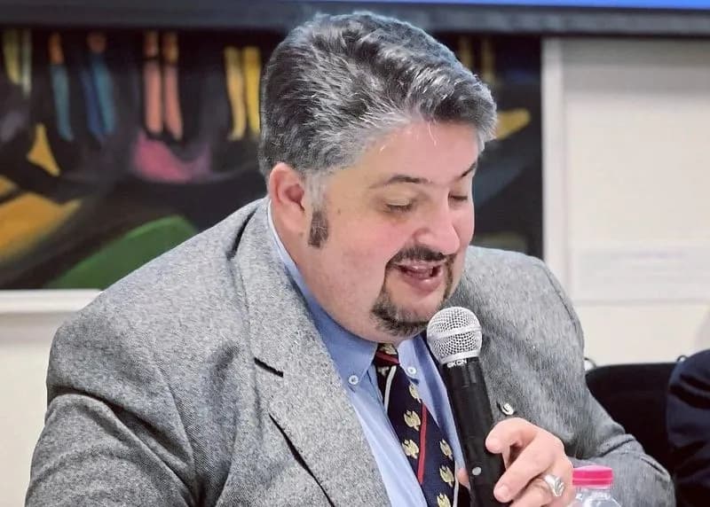 SAN CARLO CANAVESE - Lo scrittore Alessandro Mella premiato in Sicilia