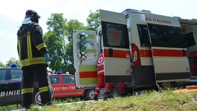 SAN GIUSTO CANAVESE - Si sente male mentre è da solo in casa: 51enne trovato morto dai soccorritori
