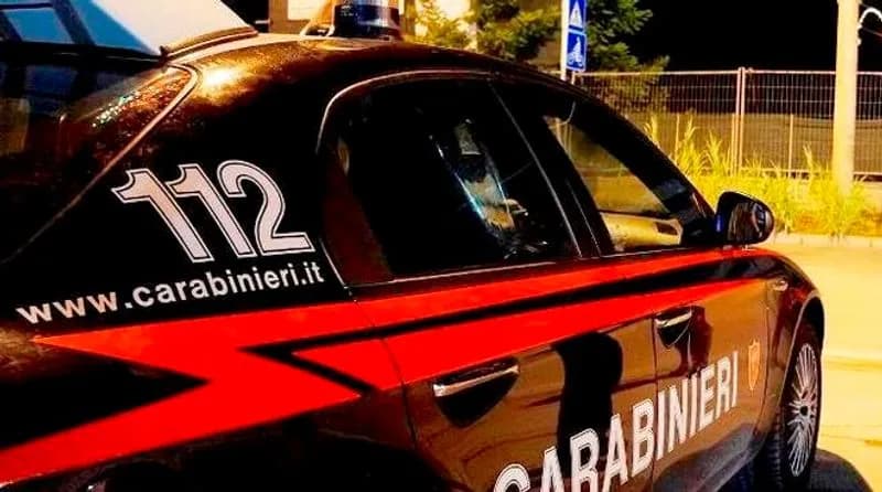 SAN MAURIZIO CANAVESE - Auto contro l'ingresso del bar: assalto fallito, malviventi in fuga a mani vuote