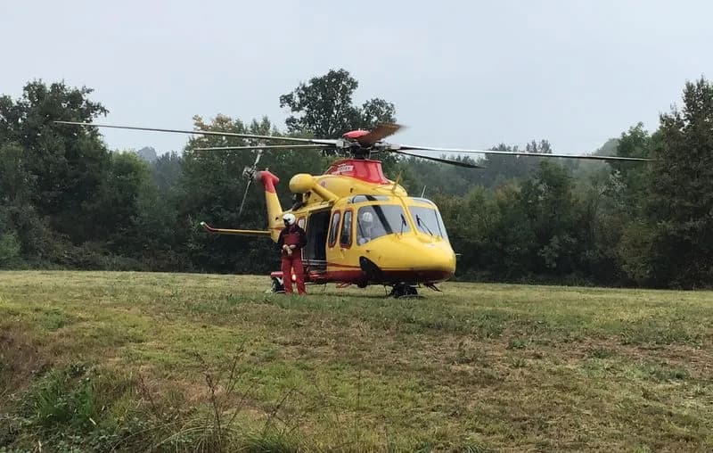 STRAMBINELLO - Auto contro moto, ferito un centauro di Forno Canavese